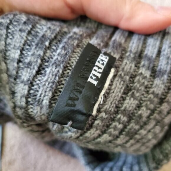 Aritzia Wilfred Free Merino Wool Soft Grey Chunky Infinity Snood Circle Scarf - Picture 4 of 5